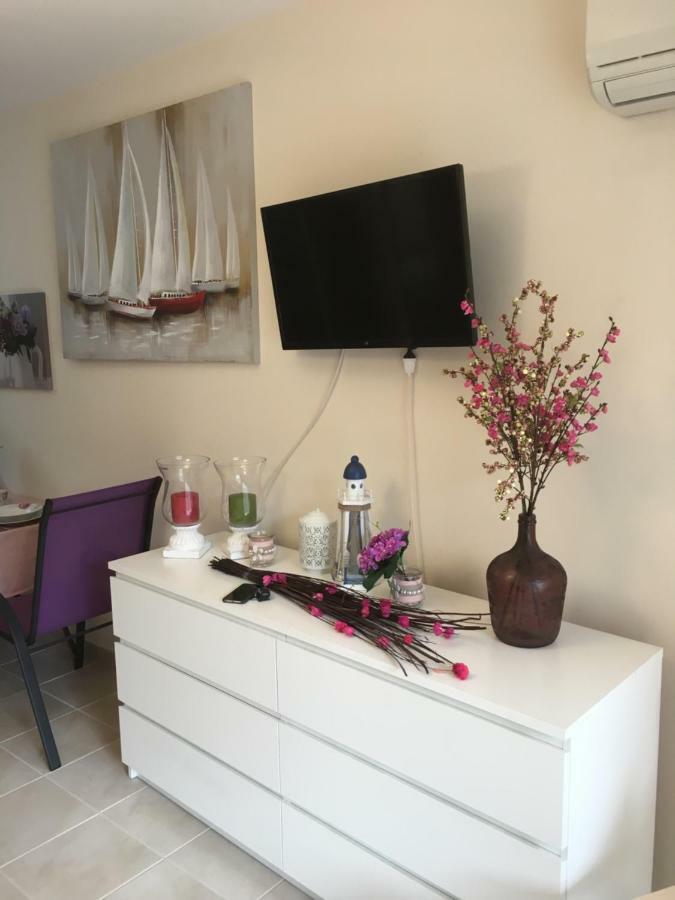 Lovely Appartments Lygia Korinthias Ligia  Bagian luar foto